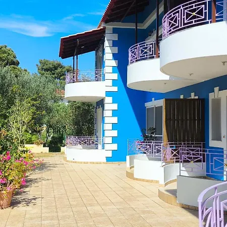 Anchor Apartment *